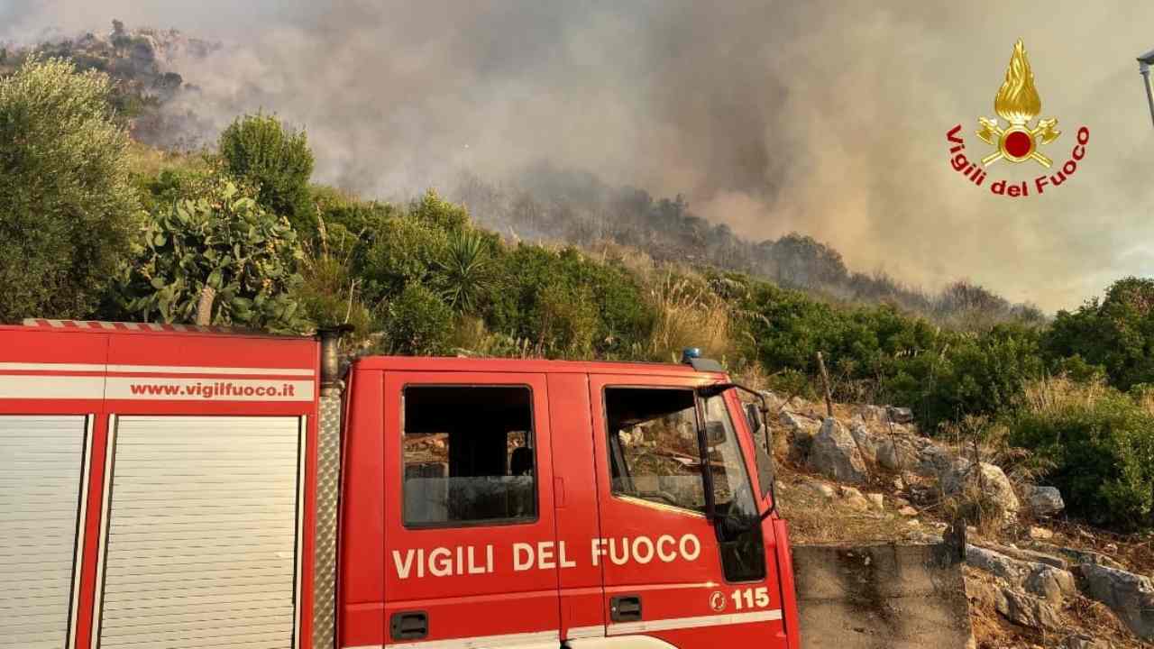 Intervento Vigili del Fuoco per domare gli incendi in provincia di Latina verificatisi ieri