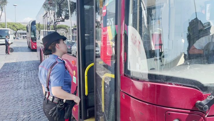 Controlli carabinieri sui mezzi pubblici