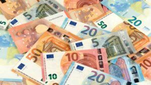 Dal 2026 saranno in circolazione le nuove banconote euro. Un sondaggio per decidere le icone sulle banconote.