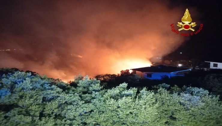 Intervento Vigili del Fuoco per domare gli incendi in provincia di Latina