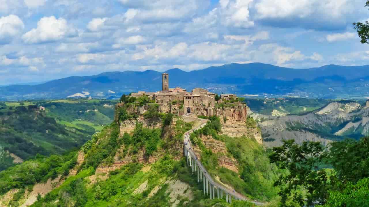 Alquanto variegata la denominazione dei comuni della regione Lazio: quale municipalità ha il nome più corto? E quella con il nome più lungo?