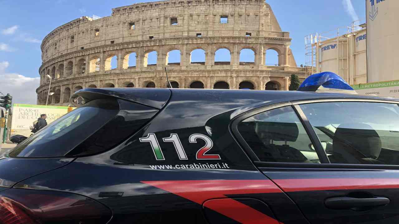 Vittima di un'aggressione in piena regola una turista scozzese che stava fotografando un tramonto: ladro acciuffato dai carabinieri