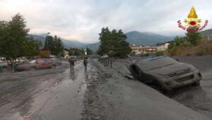 Violento nubifragio a Bardonecchia, fiumi di fango in strada- intervento dei Vigili del Fuoco