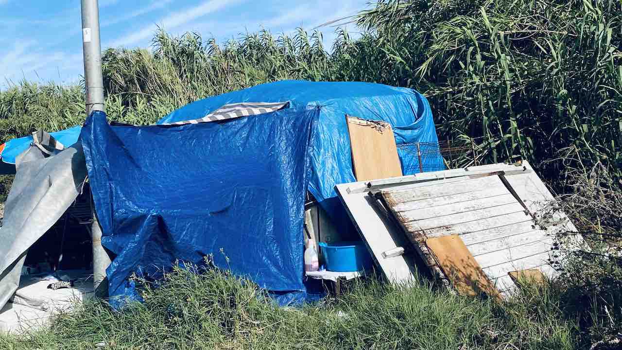 accampamenti in via degli Atlantici a Ostia