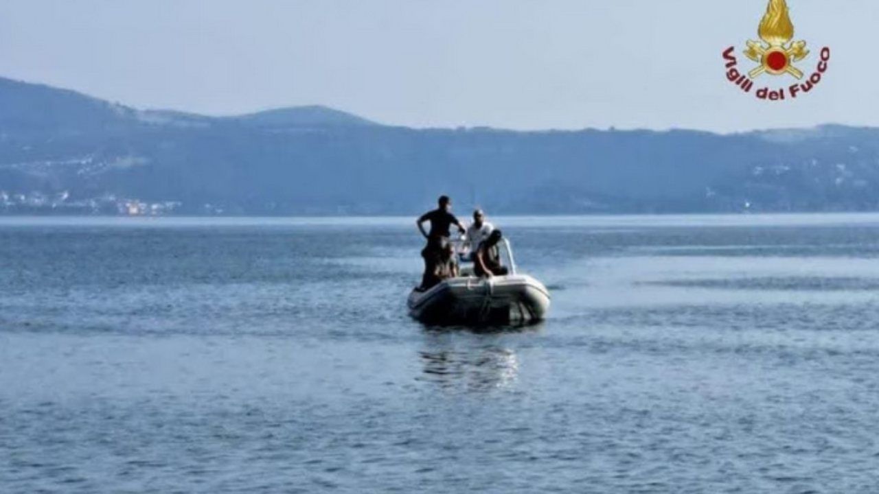 Momenti di paura ieri sul lago di Bracciano: barca a vela con 4 ragazze a bordo si capovolge in acqua: giovani salvate dai Vigili del Fuoco