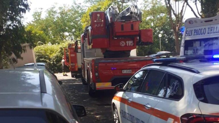 Roma D In Escandescenze Si Barrica In Casa E Minaccia Il Suicidio 