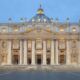 La struttura, composizione e funzione dei quattro pilastri che sorreggono la cupola di San Pietro. Descrizione delle statue.