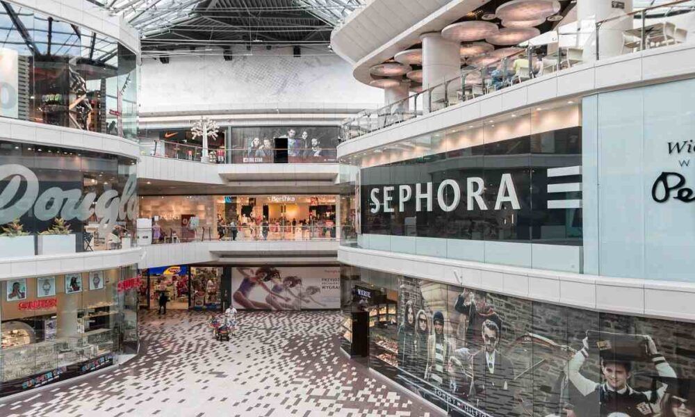 This is exactly what the biggest shopping center in Rome is: the ranking