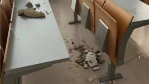 Un pezzo di controsoffitto è crollato ieri presso la facoltà di scienze politiche della Sapienza. Pare che il problema fosse noto.