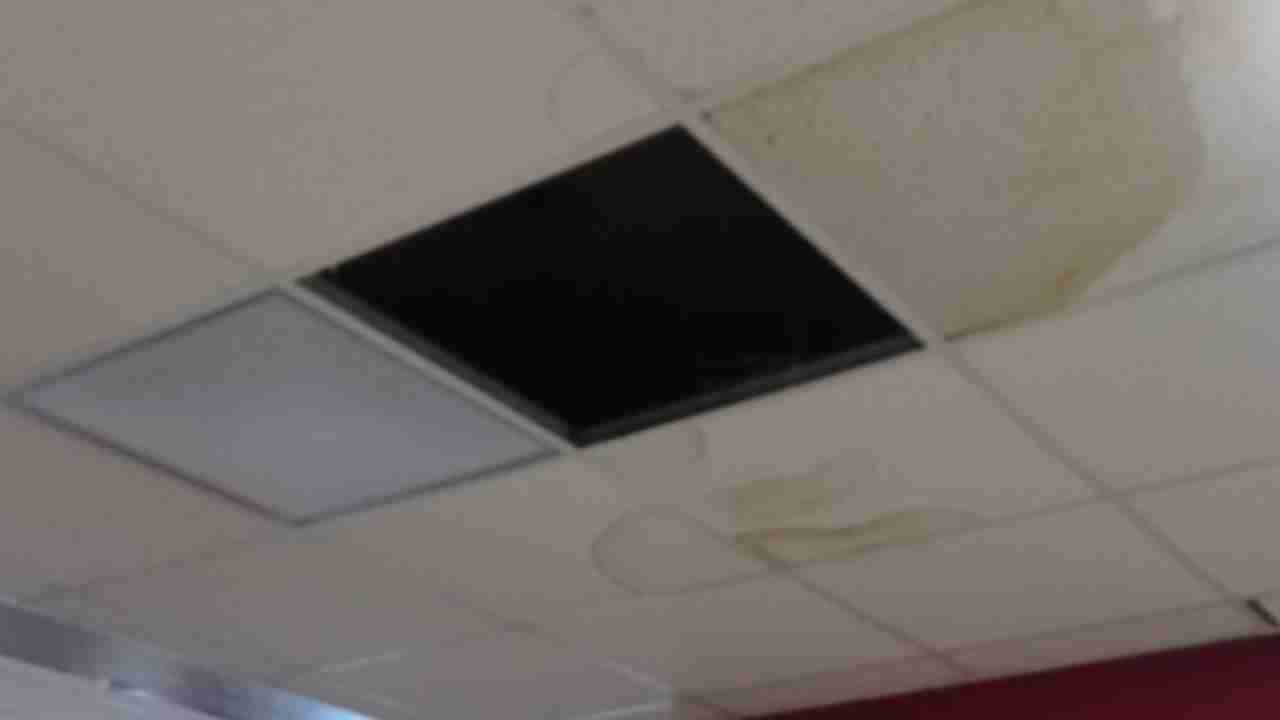 Controsoffitto crollato a La Sapienza di Roma