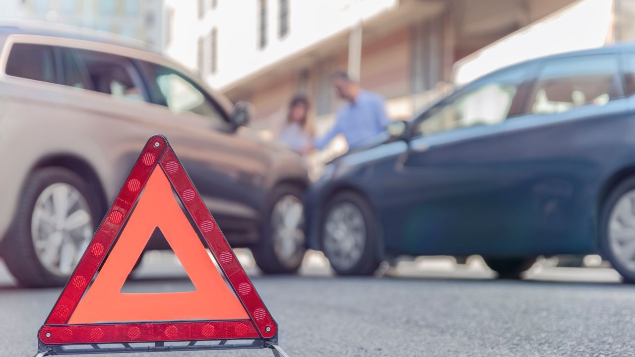 Truffa assicurazioni finti incidenti stradali