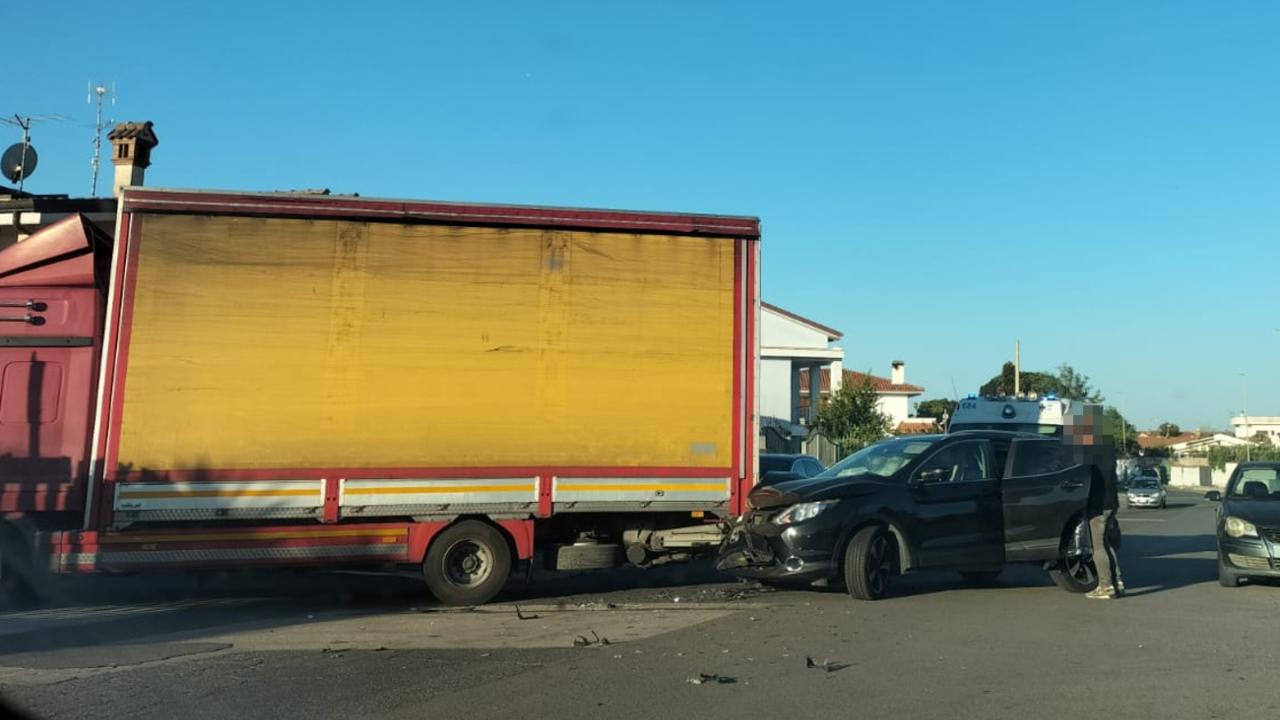 Incidente oggi tor san lorenzo