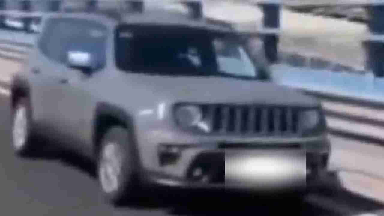 Jeep contromano a Napoli