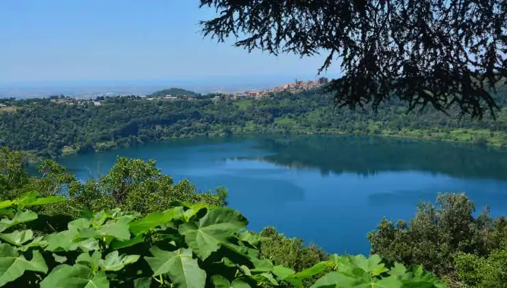 Lago Nemi Lago Nemi