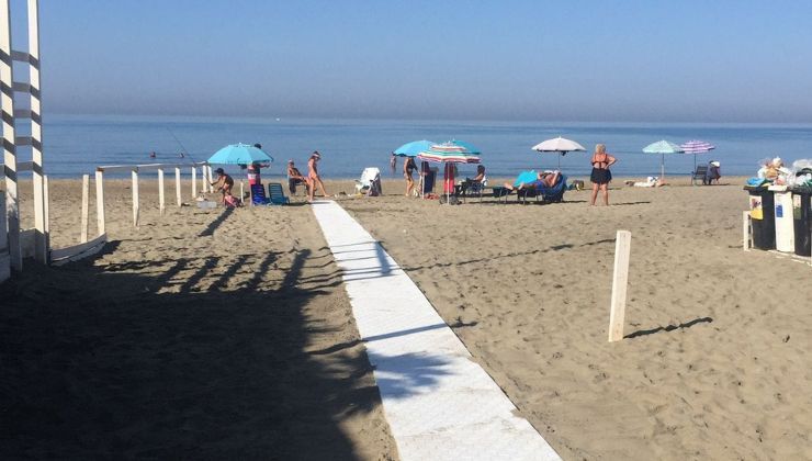 Passerelle per disabili sulle spiagge di Ardea