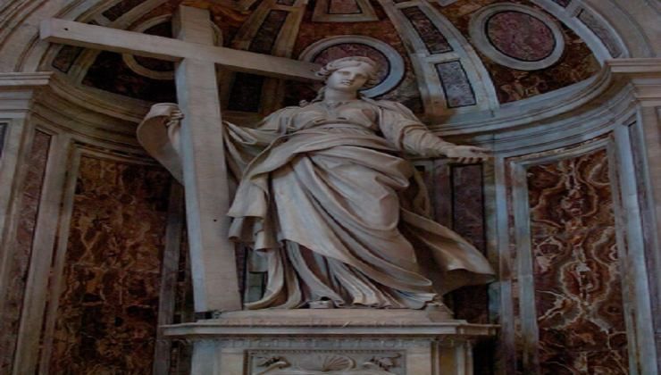La struttura, composizione e funzione dei quattro pilastri che sorreggono la cupola di San Pietro. Descrizione delle statue.