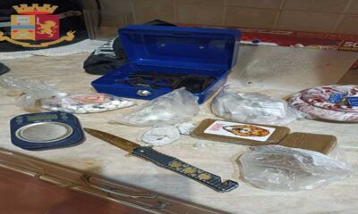 Anzio e Nettuno, spaccio, armi, estorsioni e ricettazione: perquisizioni e arresti della Polizia sul litorale laziale