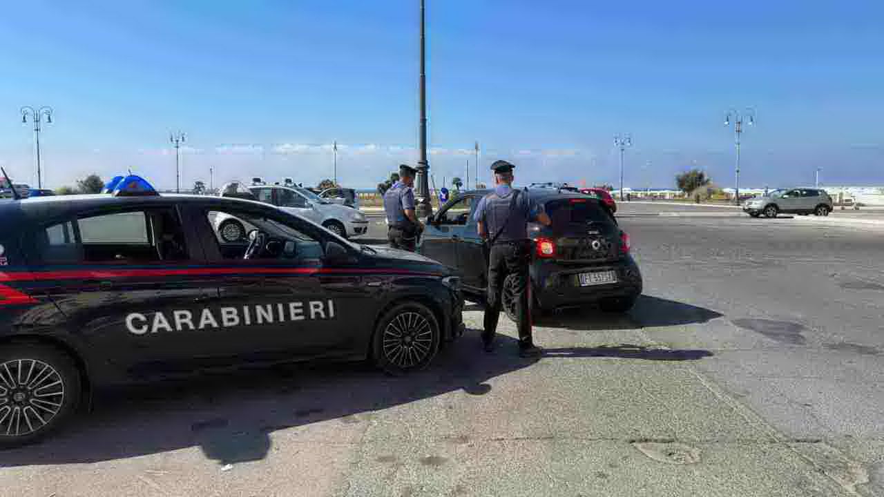 carabinieri ostia, discarica abusiva vicino casa