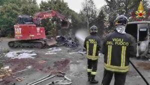 incendio discarica via cervara