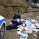 libri buttati in un terreno a Lanuvio