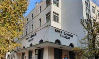 Roma, maestra travolta da una finestra della scuola trasportata in ospedale dal 118, panico all'IC Manzoni di San Giovanni