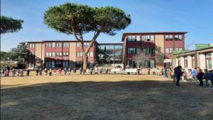 Topi nelle scuole di Ostia chiusi i plessi di Mar dei Caraibi e Stella Polare per disinfestazione primo giorno di scuola slitta di 48 ore