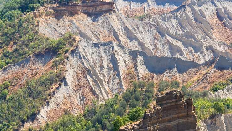 Civita di bagnoregio, valle dei calanchi