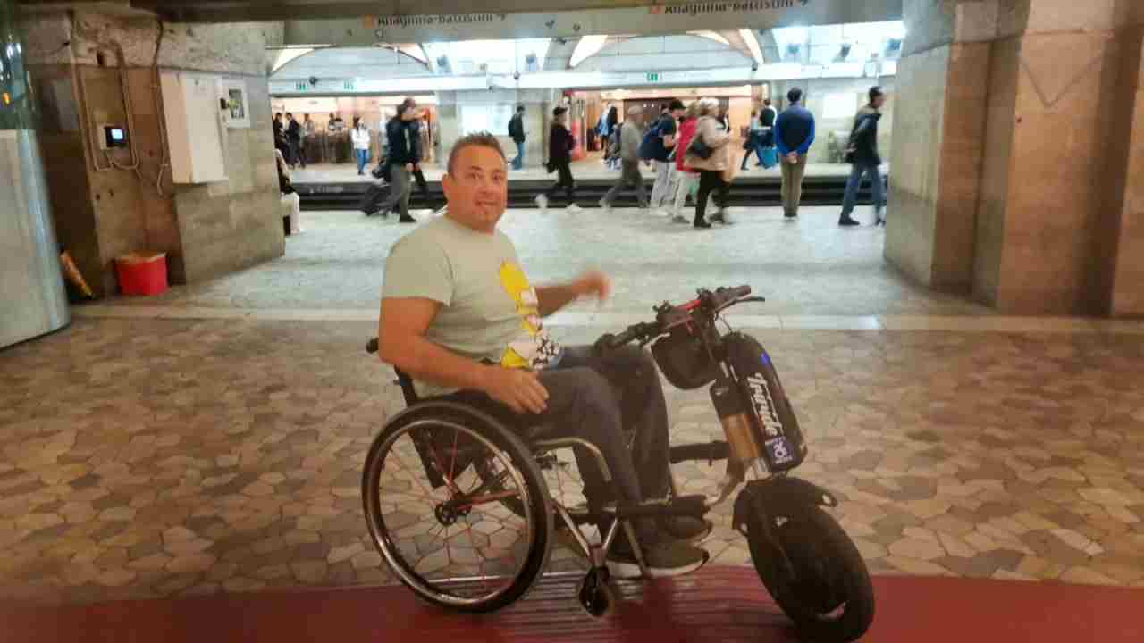 Andrea Fiorini bloccato sulla banchina della Metro B alla stazione Termini