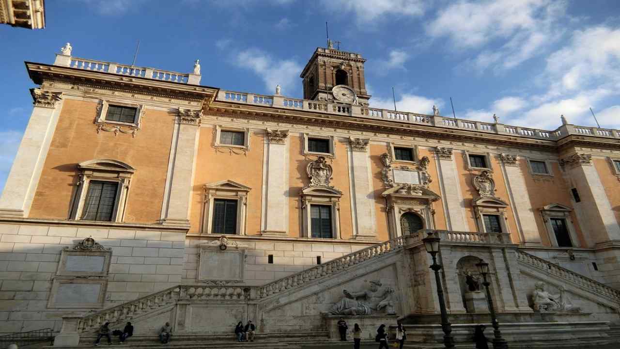 Chi lavora presso il Campidoglio guadagna meno rispetto alle altre amministrazioni. Dunque è esodo di dipendenti comunali a Roma.