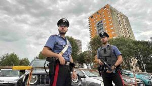 Carabinieri nel quadrante di Tor Bella Monaca a Roma