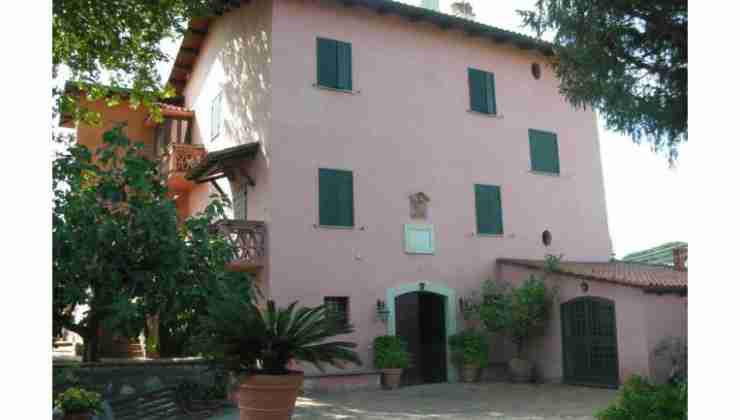 Casale in vendita a Frascati