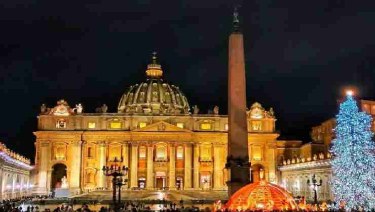 Piazza San Pietro di notte