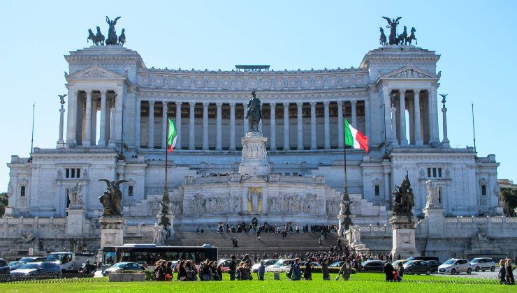 Un excursus sulle piazze più grandi di Roma, con storia, caratteristiche e curiosità rispetto alla loro realizzazione.