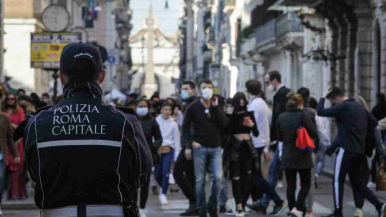 Polizia Locale a Via del Corso