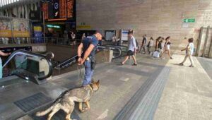 Polizia cinofila dentro la Stazione Termini
