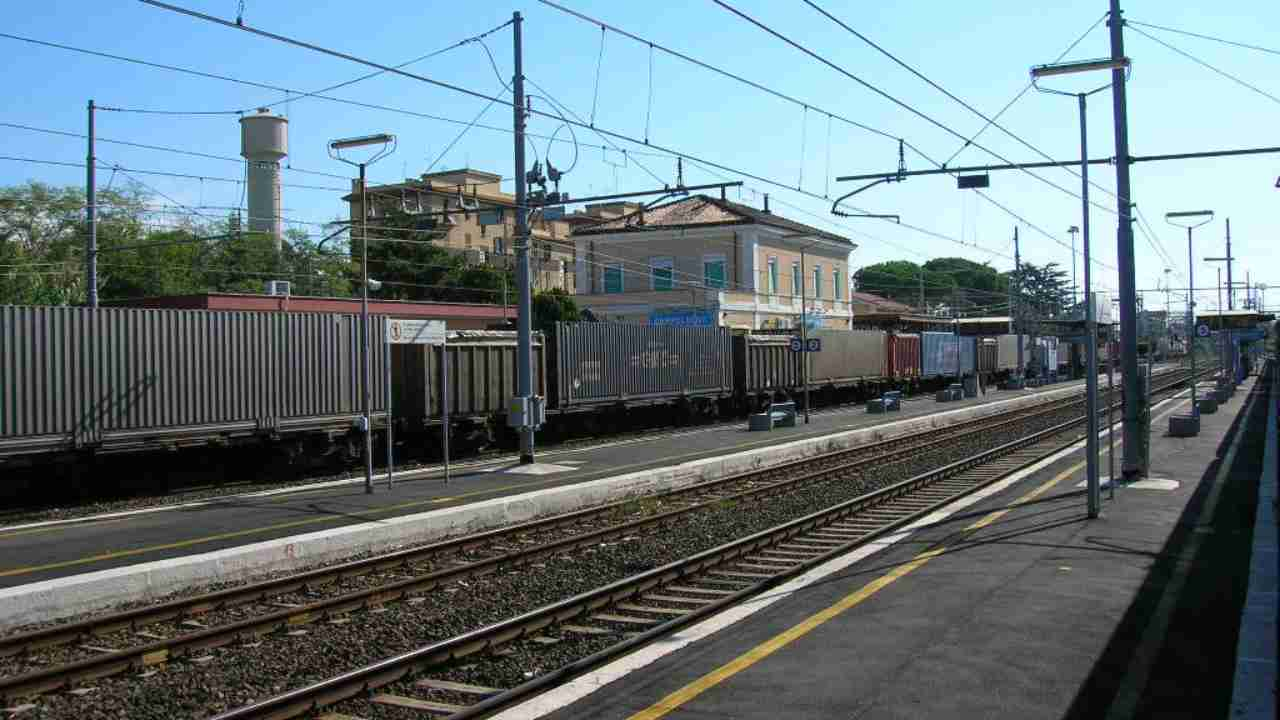 Stazione di Campoleone