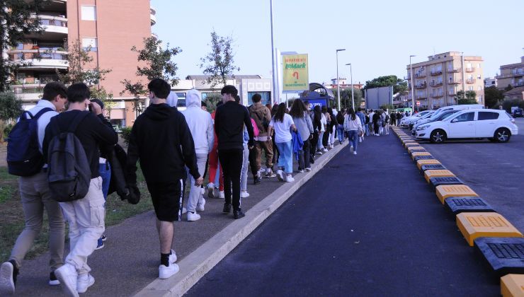 protesta studenti pomezia