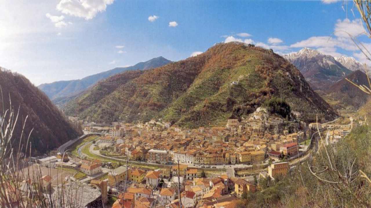 Antrodoco, il borgo in provicina di Rieti da cui hanno origine gli "Straccetti di Antrodoco"