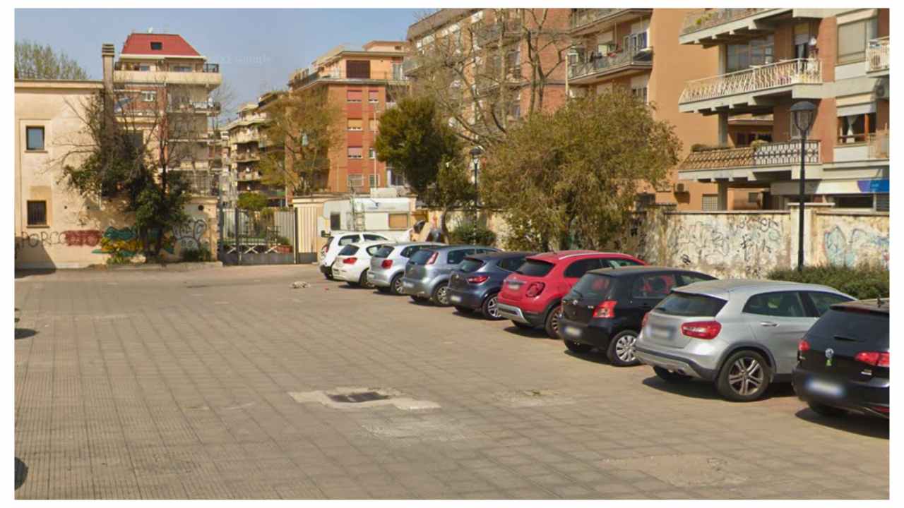 Parcheggio ex colonia Vittorio Emanuele a Ostia