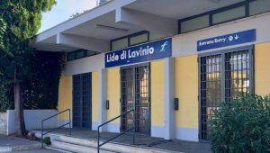 Stazione ferroviaria di Lavinio