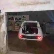 Riciclaggio, smonta e rivende pezzi di auto rubate