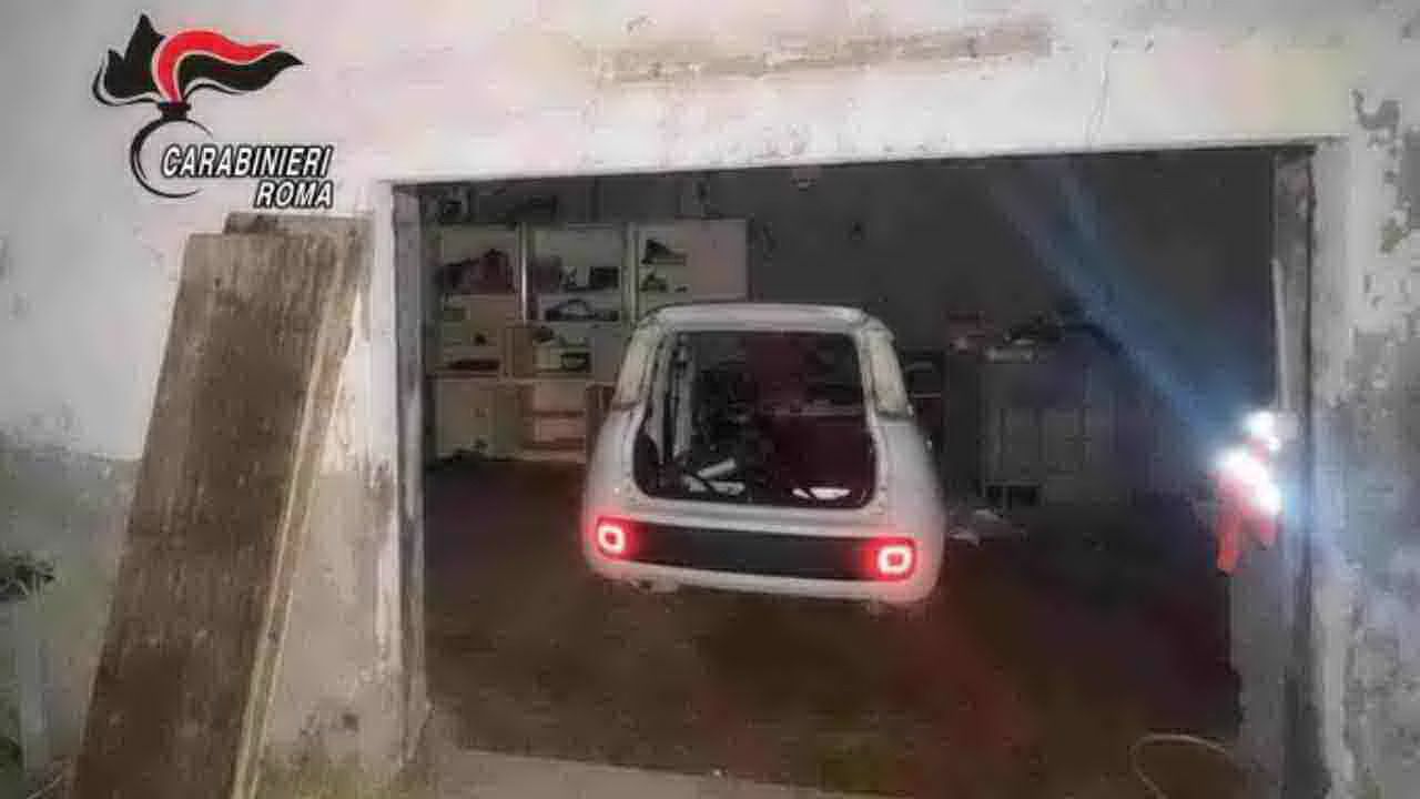 Riciclaggio, smonta e rivende pezzi di auto rubate