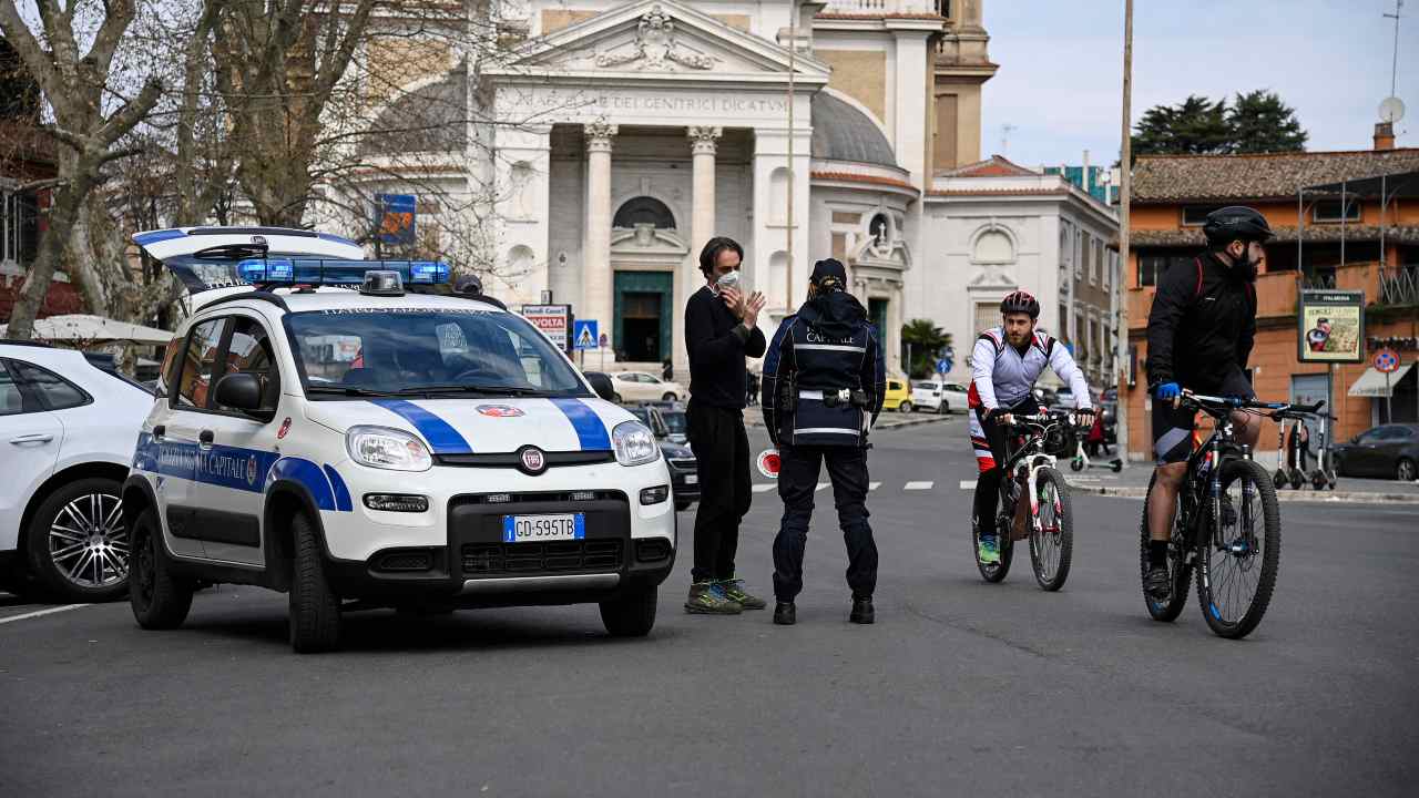 Blocco traffico Roma domenica 3 dicembre 2023