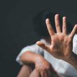 Nonno abusa sessualmente dei propri nipoti: condannato a 6 anni di carcere.