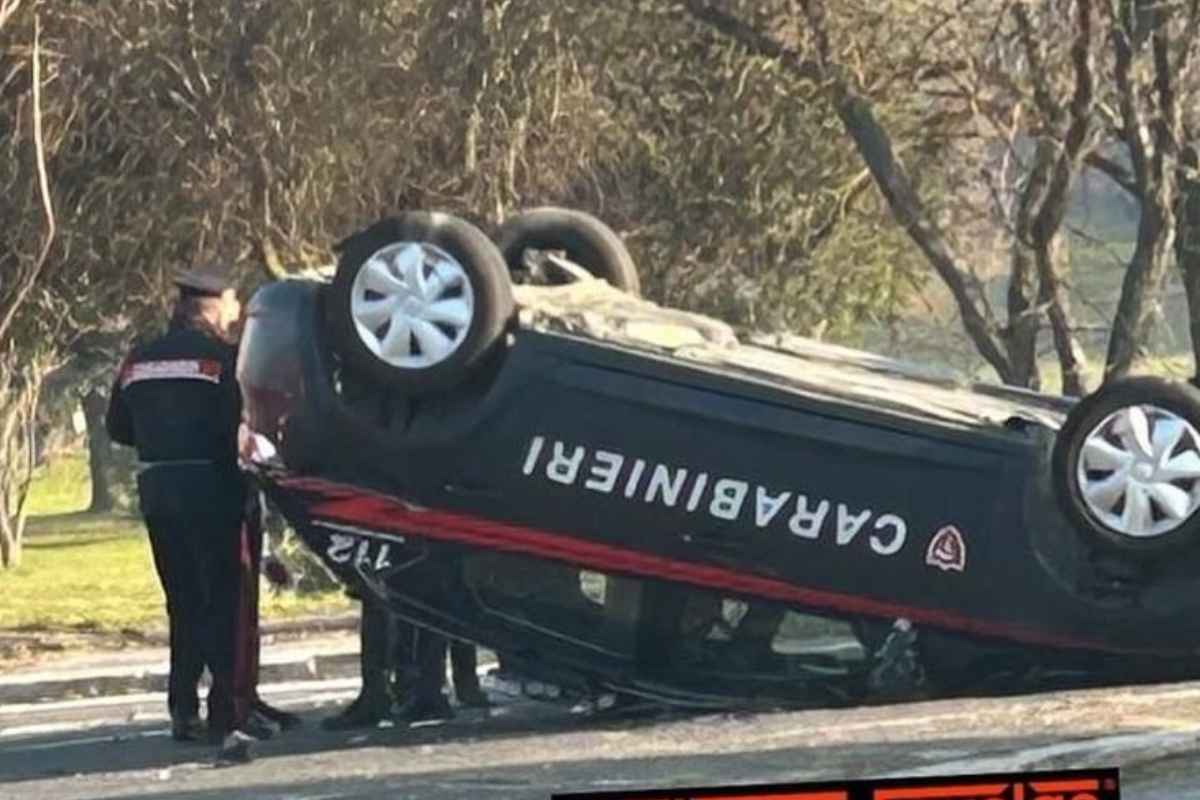 Incidente auto carabinieri roma