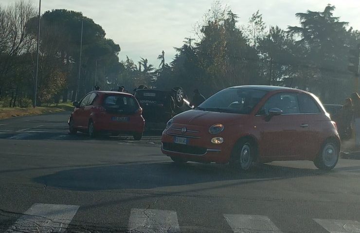 Incidente auto carabinieri roma