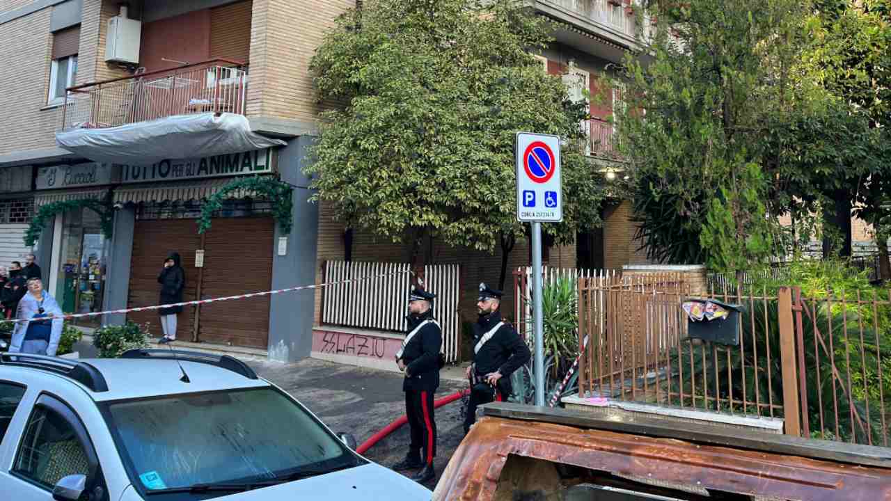 Carabinieri vigili del fuoco Casal Bruciato