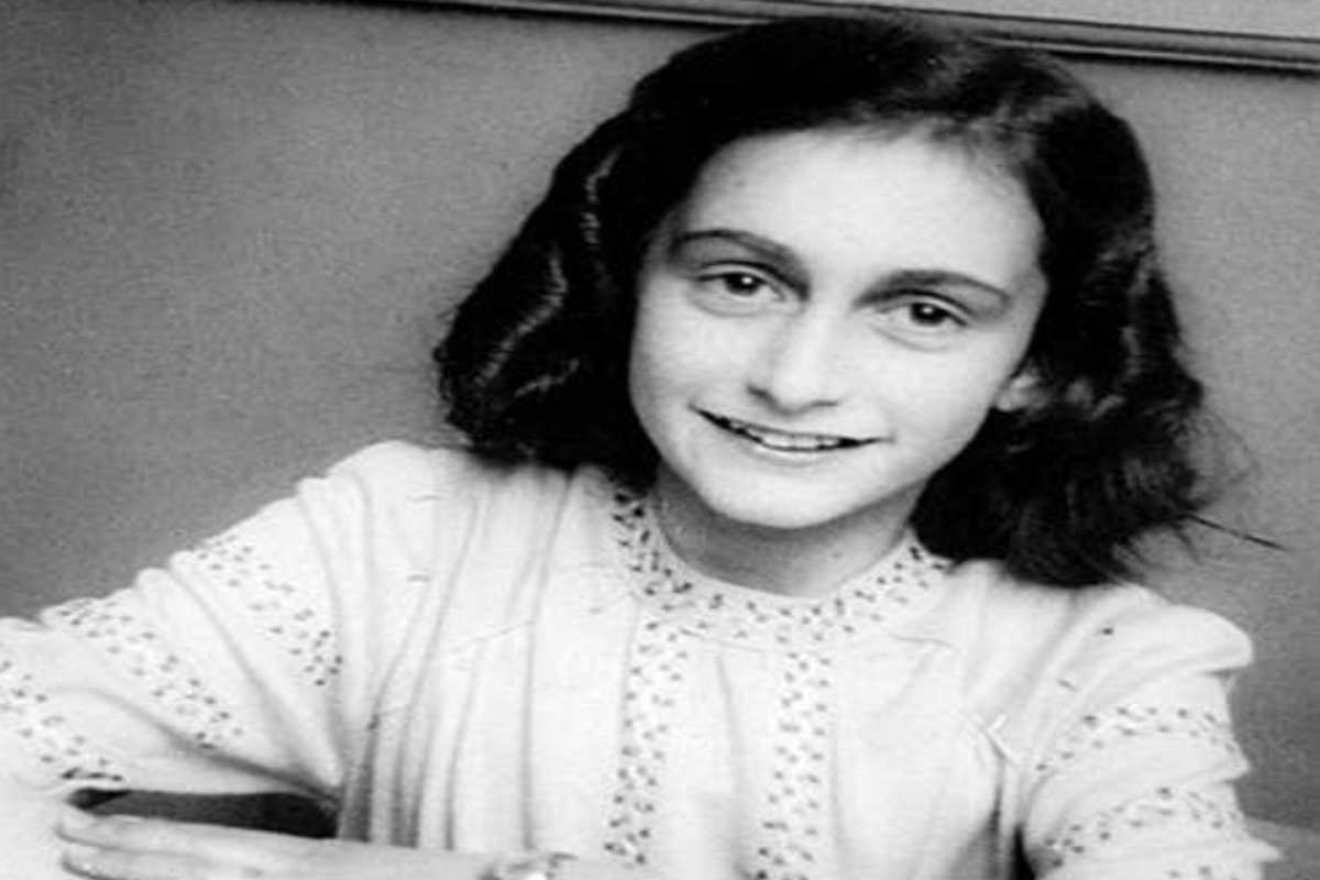 Un'immagine di Anna Frank, la tredicenne protagonista e narratrice in prima persona dei famosi "Diari" - www.IlCorrieredellacittà.com