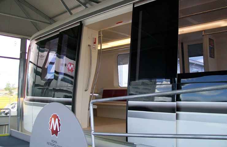 Banchina sulla Metro C