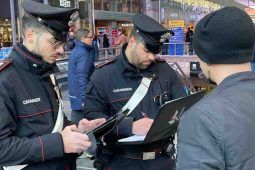 Controllo dei Carabinieri alla Stazione Termini